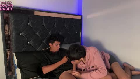 Snapshot of troye_lex chatting on October 2, 12:03 am troye_lex online show from October 2, 12:03 am