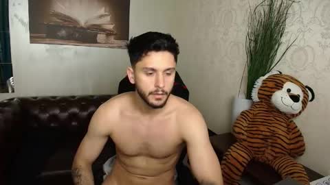 TroyWade online show from May 16, 5:27 am