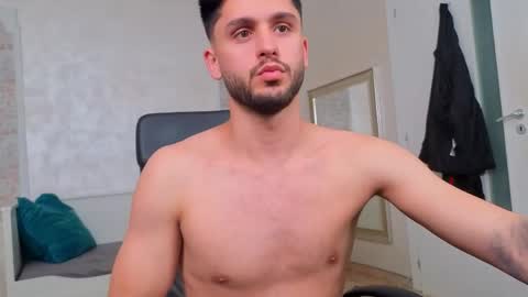 TroyWade online show from May 11, 10:28 am