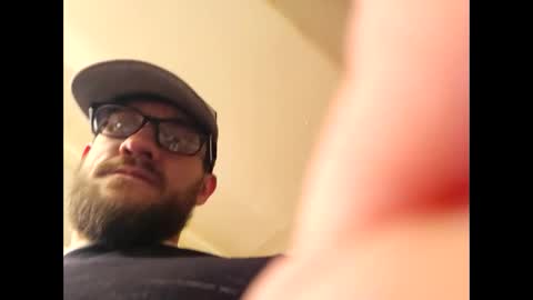 tryingtolook online show from January 17, 8:39 am