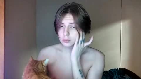 Emilum online show from February 15, 10:32 pm