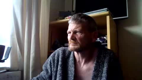 Snapshot of ttb2769 chatting on December 4, 8:56 am ttb2769 online show from December 4, 8:56 am