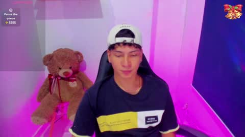 Snapshot of twink_bunny chatting on December 18, 2:06 pm samu online show from December 18, 2:06 pm