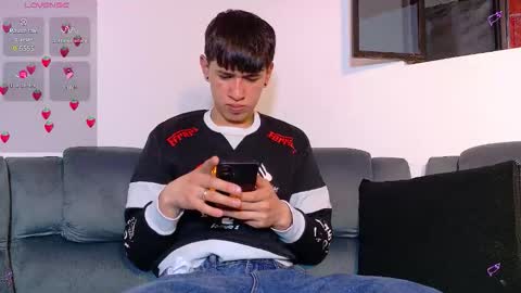 Snapshot of twink_daren chatting on October 7, 5:17 pm Mr Daren online show from October 7, 5:17 pm