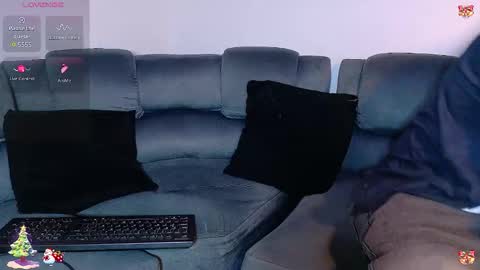 Mr Daren online show from December 4, 7:54 pm