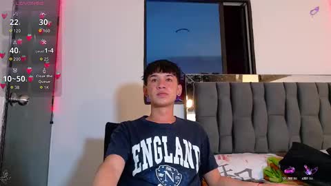 Snapshot of twink_daren chatting on September 27, 7:12 pm Mr Daren online show from September 27, 7:12 pm