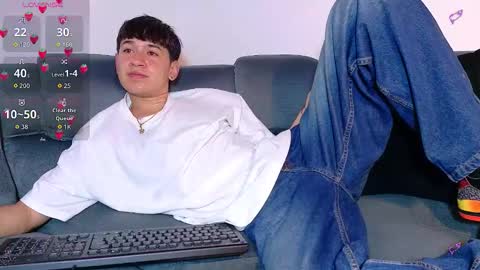 Snapshot of twink_daren chatting on October 10, 6:02 pm Mr Daren online show from October 10, 6:02 pm