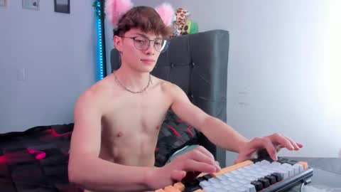 Snapshot of twink_dream__ chatting on September 26, 8:50 pm jhony online show from September 26, 8:50 pm