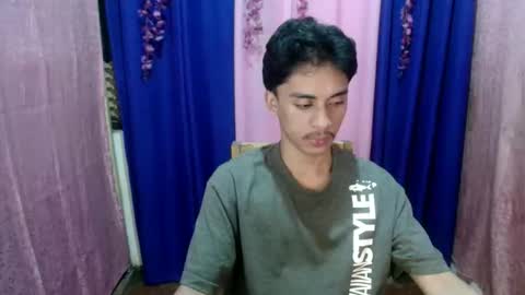 Snapshot of twink_hairyass69 chatting on October 11, 5:39 pm Aladin online show from October 11, 5:39 pm