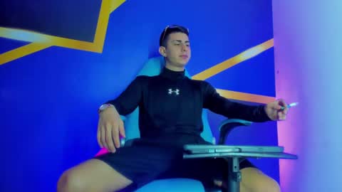 twink_scott19 online show from November 12, 12:22 pm