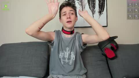 Snapshot of twinkguy_slim chatting on September 20, 9:37 pm Viego Pattel online show from September 20, 9:37 pm
