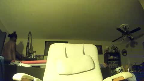 twinkle_twinkle_pisces online show from April 14, 3:28 am