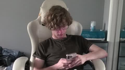 shytwink online show from March 25, 4:11 pm