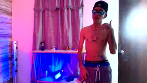 Snapshot of twinslovers_ chatting on September 27, 9:12 pm online show from September 27, 9:12 pm