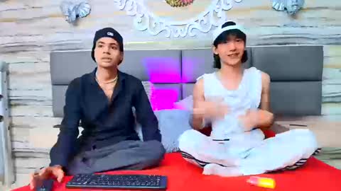 Snapshot of twinslovers_ chatting on September 23, 8:41 pm online show from September 23, 8:41 pm