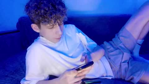 TwiShadow online show from March 13, 12:35 pm