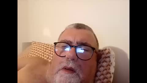 twohats2810 online show from December 5, 6:59 pm