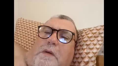 twohats2810 online show from December 1, 10:13 pm