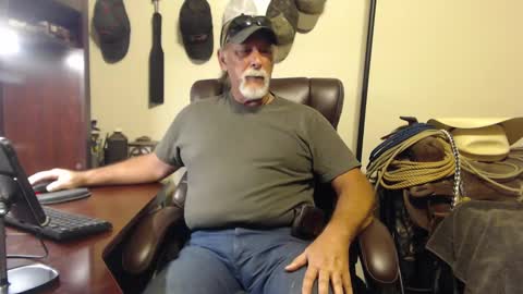 Snapshot of txlobo60 chatting on September 17, 12:22 am txlobo60 online show from September 17, 12:22 am