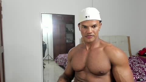 Yorquis Guzman online show from February 17, 1:37 am