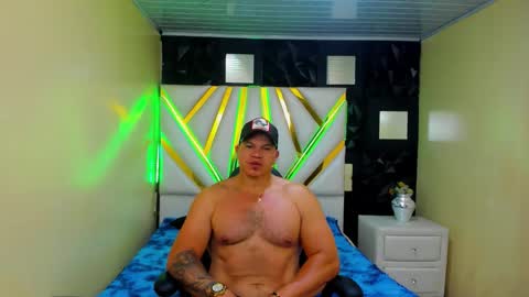 Tyleer Scot online show from April 8, 8:50 pm