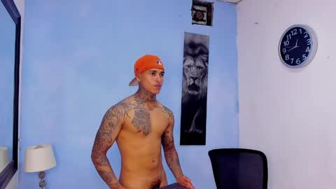 tyler_bell_ online show from May 7, 3:28 am