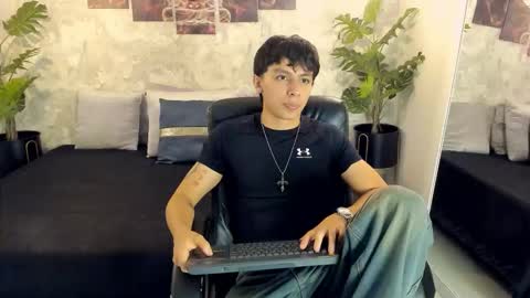 Snapshot of tyler_durtenn chatting on October 9, 3:44 am Tyler online show from October 9, 3:44 am
