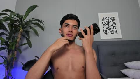 Tyler Fox online show from May 2, 9:39 pm