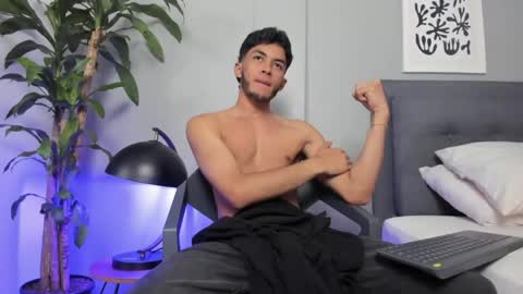 Tyler Fox online show from May 16, 10:30 pm