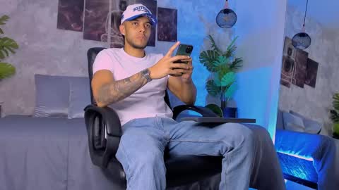 Snapshot of tyler_jonnes chatting on January 16, 3:23 am Tyler online show from January 16, 3:23 am