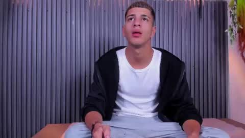 tyler_noir online show from June 19, 11:48 am