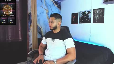 Snapshot of tyler_price01 chatting on September 17, 12:28 pm Tyler online show from September 17, 12:28 pm