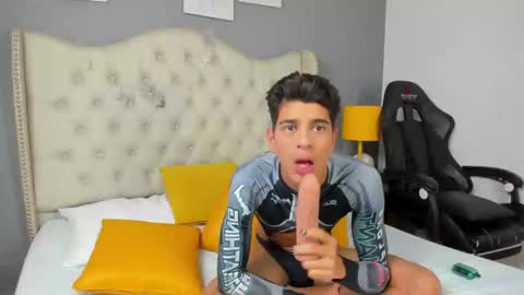 Tyler Rodriguez online show from December 9, 4:18 pm