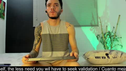 tylergiuseppe_ online show from February 3, 9:18 pm