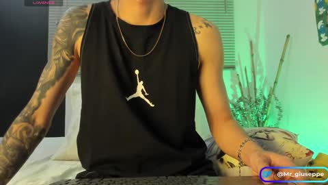 tylergiuseppe_ online show from January 17, 5:42 am