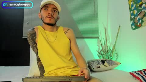 tylergiuseppe_ online show from January 20, 10:15 pm