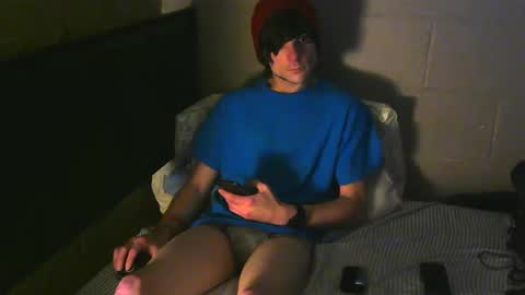 Snapshot of tylerlee199169 chatting on December 9, 4:34 am Tyler online show from December 9, 4:34 am