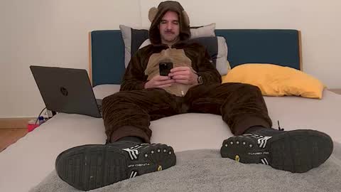 Snapshot of tylerlogan813 chatting on October 7, 4:44 pm TylerLogan813 online show from October 7, 4:44 pm
