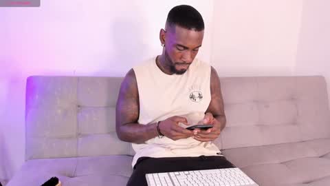 Snapshot of tyron_rulers chatting on January 29, 8:35 pm Dvid Rullers online show from January 29, 8:35 pm
