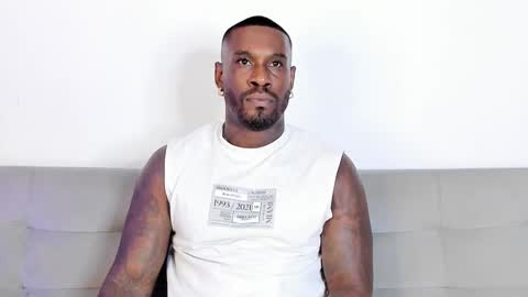 Snapshot of tyron_rulers chatting on October 15, 11:23 pm Dvid Rullers online show from October 15, 11:23 pm