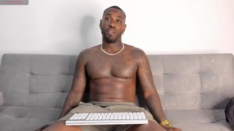 Snapshot of tyron_rulers chatting on February 21, 11:54 pm Dvid Rullers online show from February 21, 11:54 pm