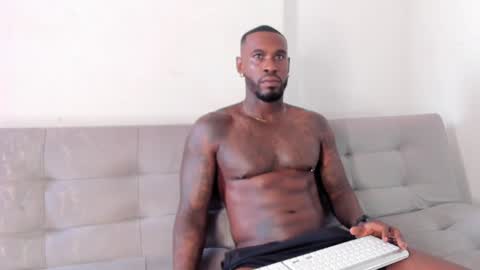 Snapshot of tyron_rulers chatting on January 18, 7:37 pm Dvid Rullers online show from January 18, 7:37 pm