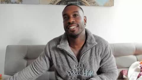 Snapshot of tyron_rulers chatting on October 12, 12:21 pm Dvid Rullers online show from October 12, 12:21 pm