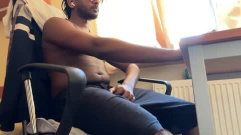 Uknow online show from February 10, 12:18 pm