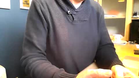 mark online show from January 12, 11:58 am