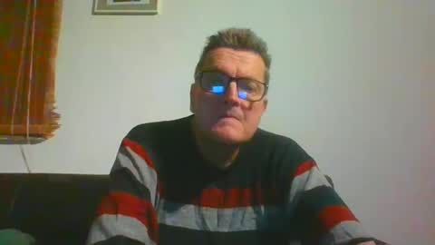 Snapshot of ulmeni4 chatting on December 29, 8:15 pm ulmeni4 online show from December 29, 8:15 pm