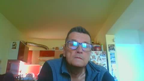 ulmeni4 online show from April 4, 7:38 am