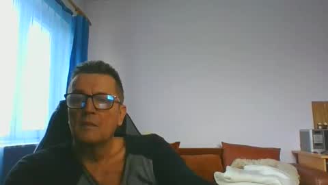 Snapshot of ulmeni4 chatting on December 15, 9:56 am ulmeni4 online show from December 15, 9:56 am