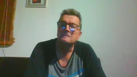 Snapshot of ulmeni4 chatting on December 30, 10:23 pm ulmeni4 online show from December 30, 10:23 pm