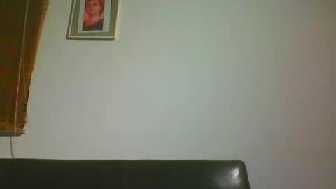 Snapshot of ulmeni4 chatting on January 1, 4:18 pm ulmeni4 online show from January 1, 4:18 pm